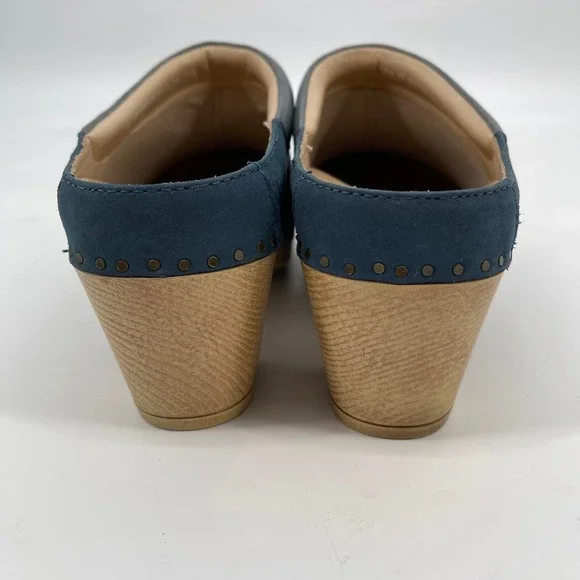 Dansko Navy and Beige Clogs - Picture 5 of 9